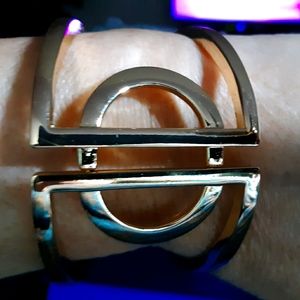 Beautiful Cuff Clapper Silverstone Bracelet